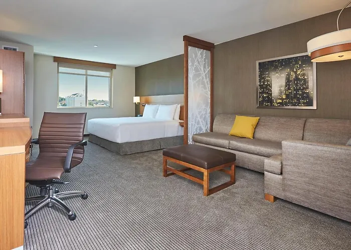 Upper Floors King Room